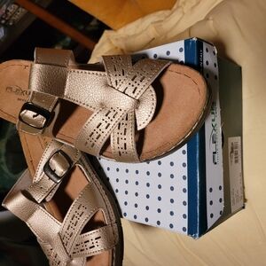 Women's Sandals - Metallic Gold